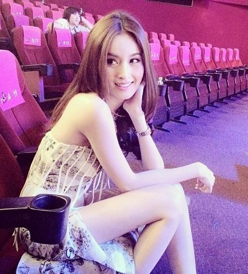 Nong Poy được biết đến với danh hiệu Miss Tiffany, cuộc thi dành cho người chuyển giới lớn nhất thế giới.